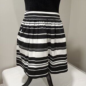 BANANA REPUBLIC BLACK AND WHITE STRIPED MINI SKIRT WITH POCKETS WOMENS SIZE 6